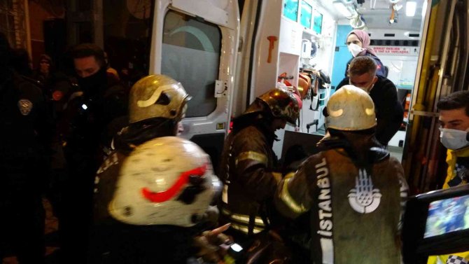 Sultanbeyli’de Yangında Ölen Çocuğun Ailesi İle Polis Arasında Arbede