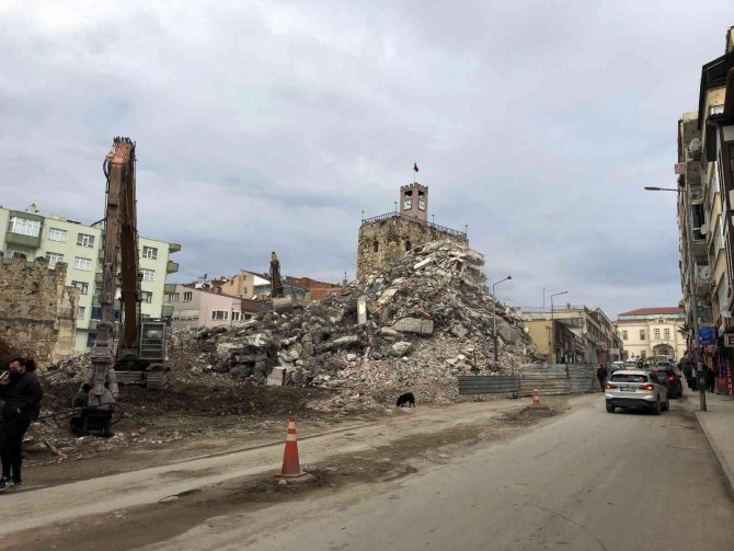 Sinop’ta Tarihi Saat Kulesi Gün Yüzüne Çıktı