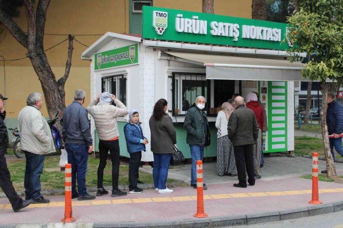 Aydınlı Vatandaşlar, Tmo Ürün Satış Noktalarına Akın Etti