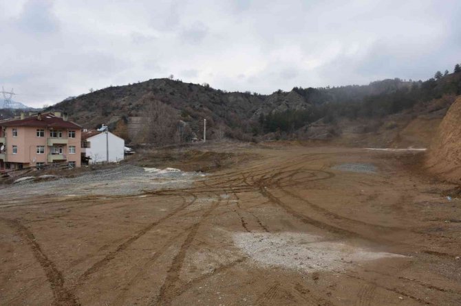 Tosya’da Okulu Olmayan Mahalle Sakinlerinden Yetkililere Çağrı