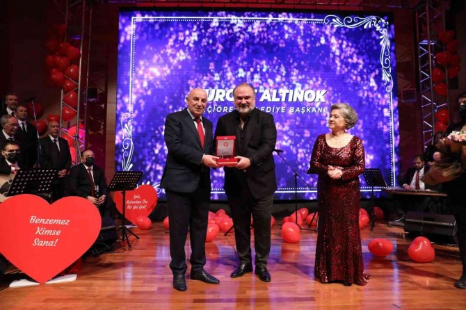 Keçiören, Ayşe Taş Ve Hakan Aysev Konseriyle Unutulmaz Bir Gece Yaşadı