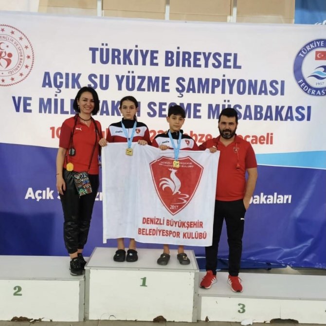 Büyükşehirli 3 Yüzücü Milli Takımda