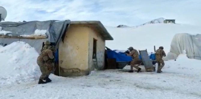 Van Merkezli 3 İlde Pkk/kck Terör Örgütü Operasyonu: 12 Gözaltı
