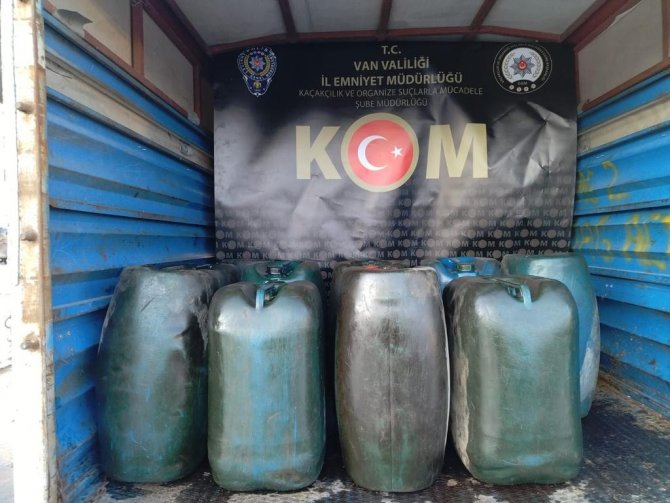 Van’da Kaçak Sigara Ve Akaryakıt Operasyonu