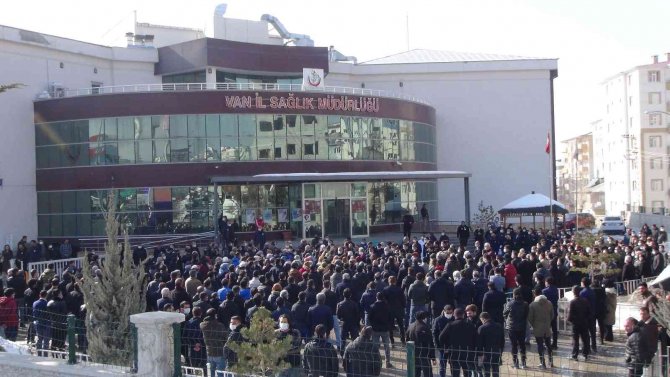 Van’da Hayatını Kaybeden Tuşba Sağlık Müdürü Memleketine Uğurlandı