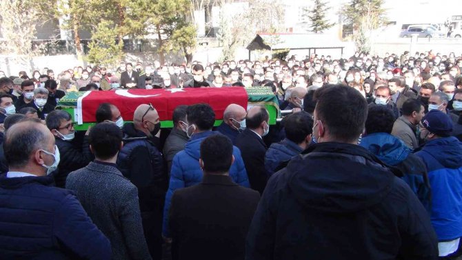 Van’da Hayatını Kaybeden Tuşba Sağlık Müdürü Memleketine Uğurlandı