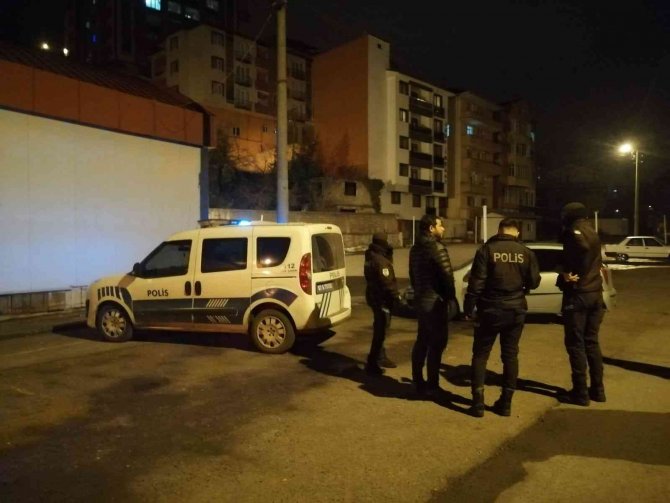 Kamyonet Çaldığı İddia Edilen 2 Şüpheli Yakalandı