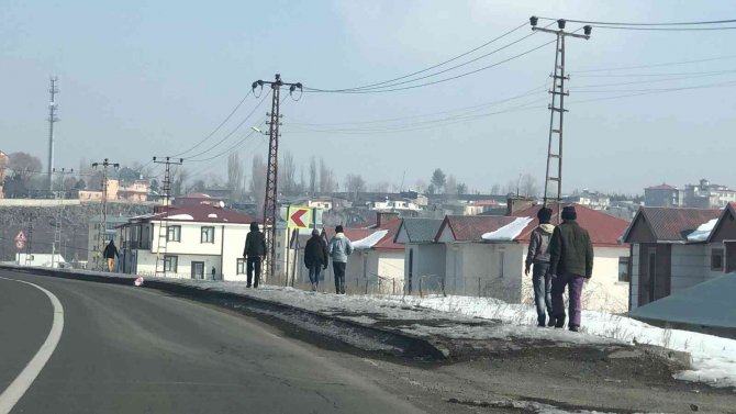 Düzensiz Göçmenlerin Yolculuğu Kars’ta Son Buldu