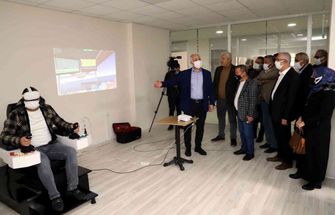 Başkan Gültak, Meclis Üyelerine Projeleri Anlattı