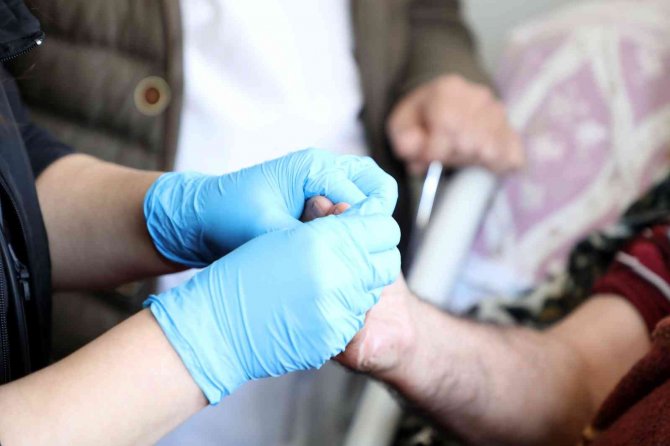 Alanya’da Bakımı Muhtaç Hastalara ‘Evde Sağlık Hizmeti’