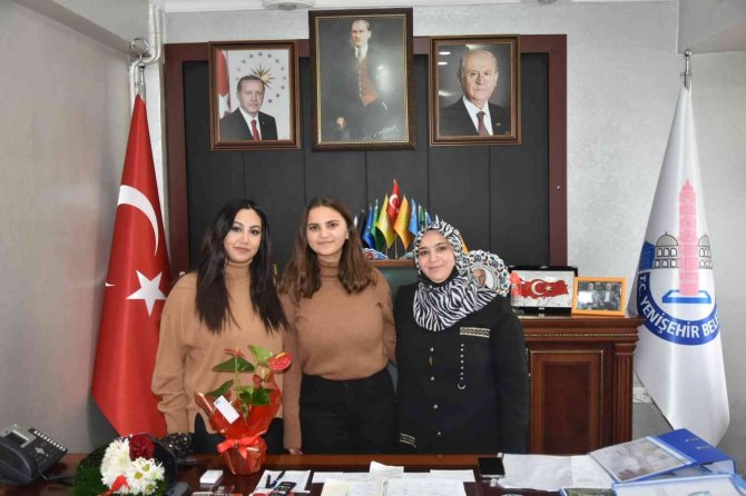 Kızını Belediye Başkanının Koltuğunda Gören Anne Duygulandı