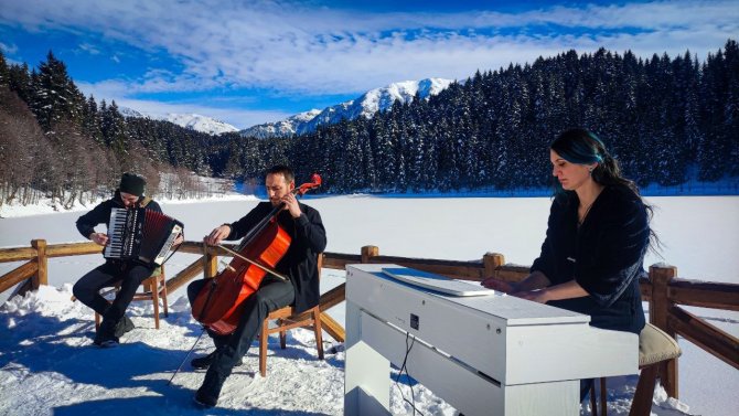 Şavşat Karagöl’de Sanat Doğayla Buluştu
