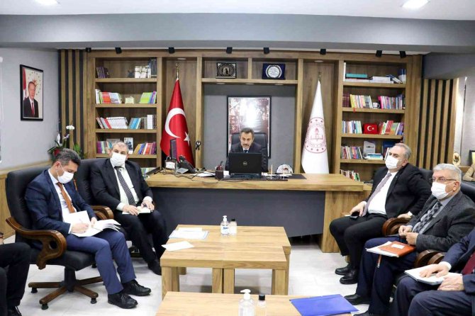 Aslan, Müdürlerle Online Toplantı Yaptı