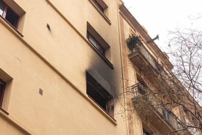 Barcelona’daki Otel Yangınında Camdan Atlayarak Kurtuldular: 9 Yaralı