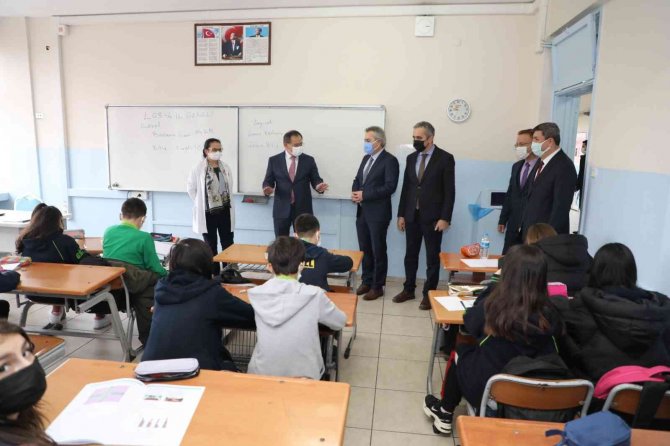 Başkandan Öğrencilere Sürpriz