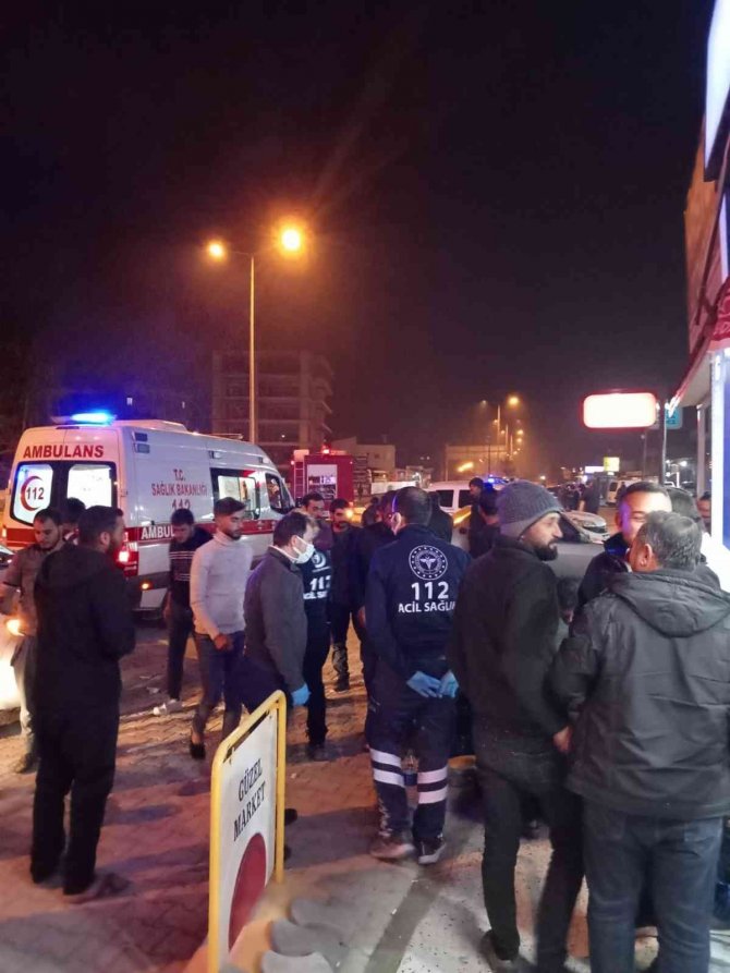 Motor Kısmında Yangın Çıkan Araçta Maddi Hasar Oluştu