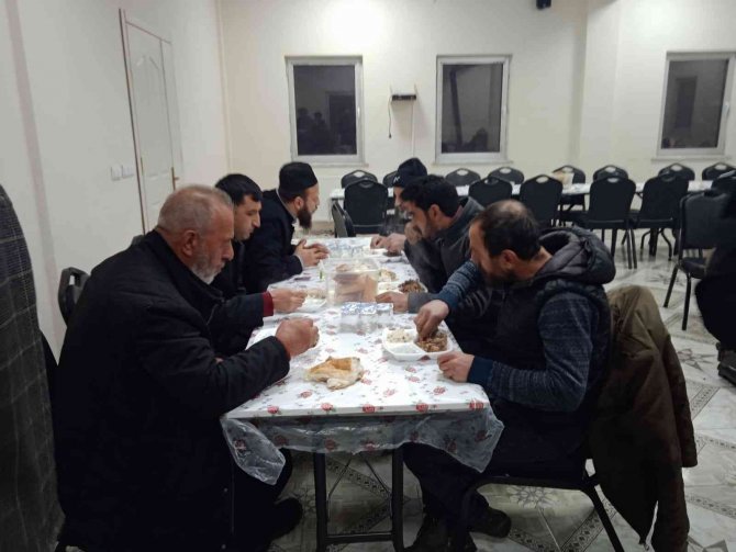Mahalle Sakinleri Şükür Hayvanı Kesti