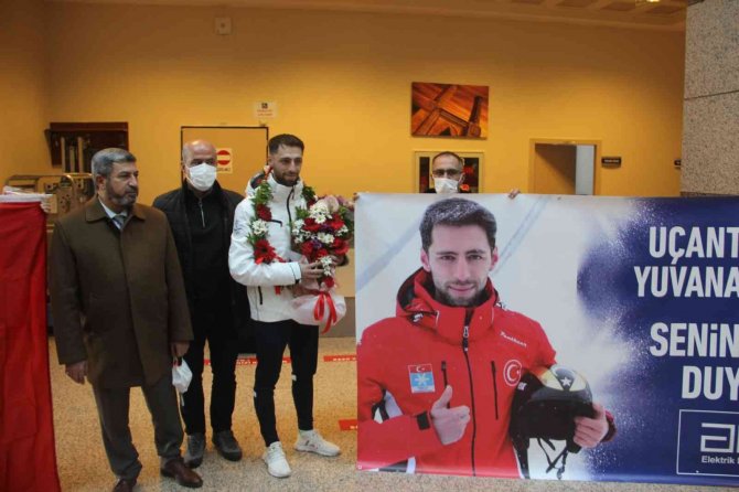 ‘Uçan Türk’ Fatih Arda İ̇pcioğlu Yurda Döndü