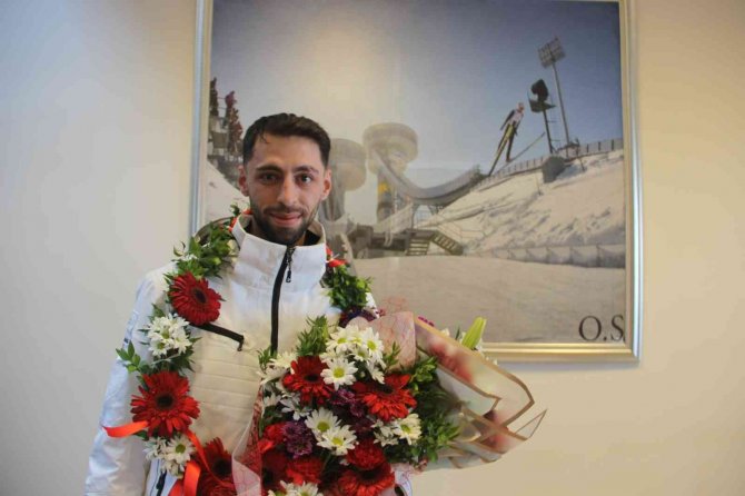‘Uçan Türk’ Fatih Arda İ̇pcioğlu Yurda Döndü
