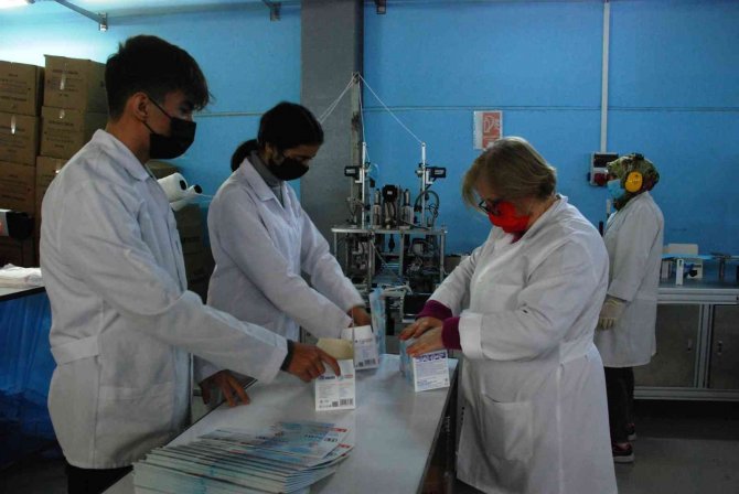 Meslek Lisesini Maske Fabrikasına Çevirdiler, 2 Yılda 7 Milyonluk Ciro Yaptılar