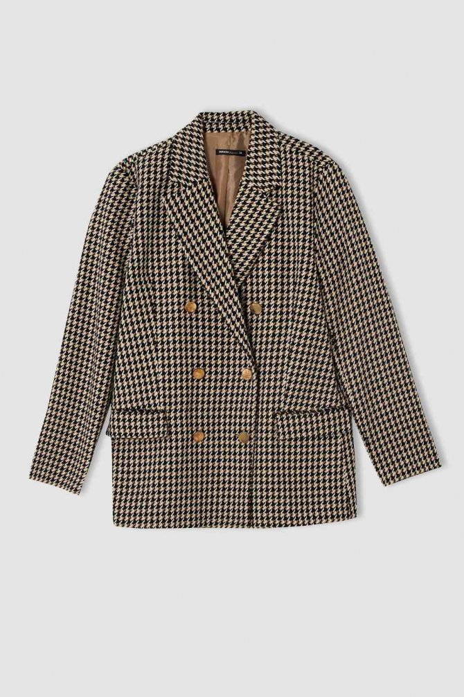 Blazer Ceketler Modaseverlerin Beğenisine Sunuldu