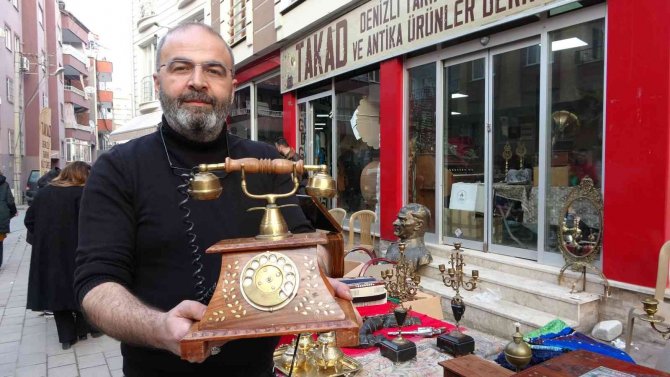 Mezatın En Gözdesi Asırlık Gramofon 19 Bin Tl’ye Alıcı Buldu