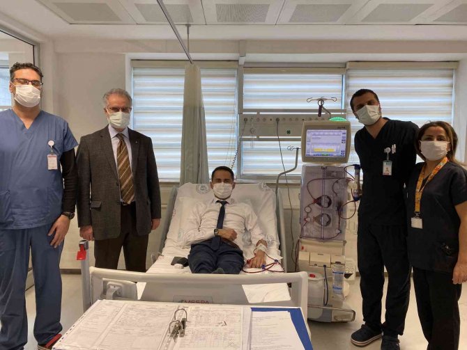İ̇stanbul’da Evde Diyaliz Hizmeti: Hem Hasta Hem Devlet Kazanıyor
