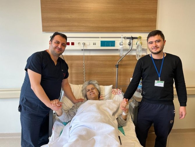 Sağlık Çalışanı Nurhan Altuk Hayatını Kaybetti