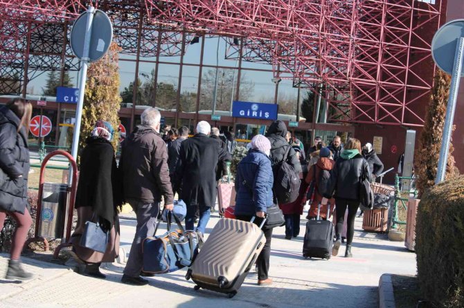 Otogar Esnafının Gözü Kulağı Üniversitelerin Açılacağı Tarihte