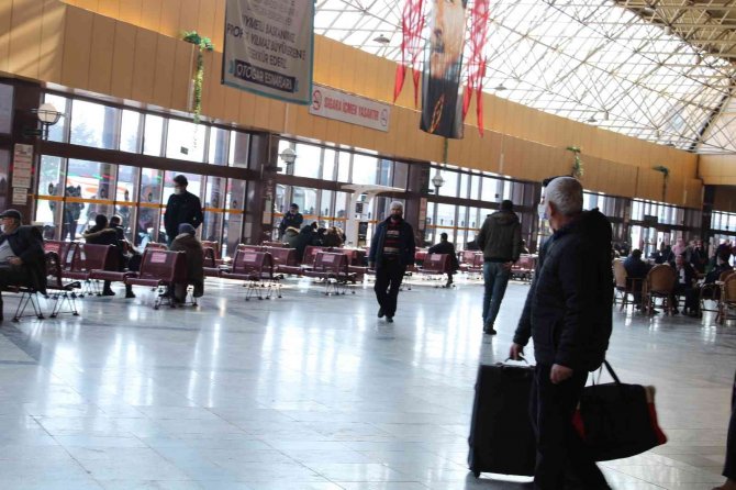 Otogar Esnafının Gözü Kulağı Üniversitelerin Açılacağı Tarihte