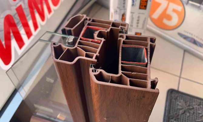 Odacıklı Cam Modelleri Yaz Kış Fark Etmeksizin Yalıtım Büyük Katkı Sağlıyor