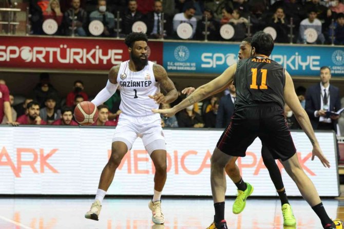 Bitci Türkiye Kupası: Gaziantep Basketbol: 62 - Galatasaray: 77