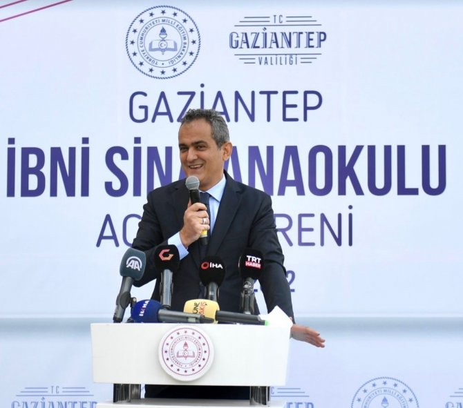 Bakan Özer: "Son 20 Yılda Eğitimde Çok Önemli Atılımlar Yapıldı"