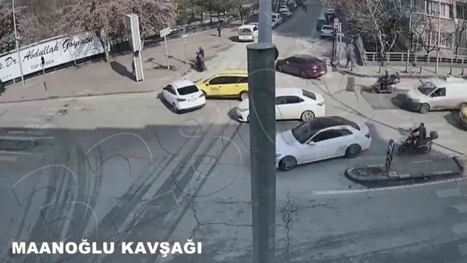 Gaziantep’te Trafik Kazaları Kameralara Yansıdı