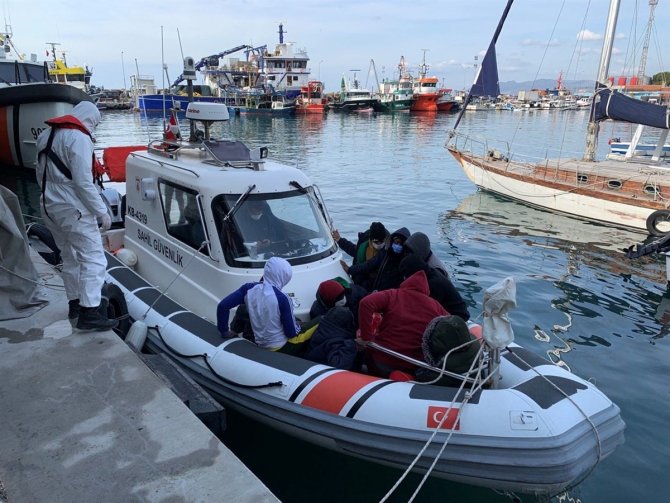 Yunanistan Unsurlarınca Geri İtilen 52 Düzensiz Göçmen Kurtarıldı
