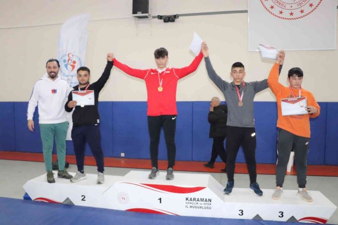 Karaman’da Gençler Güreş Grup Müsabakaları Sona Erdi