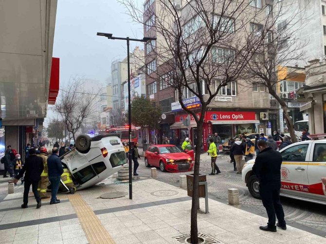 Şehrin Merkezinde Takla Attı
