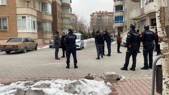 Eski Ortağının Evini Bastı 5 Kişiyi Yaraladı