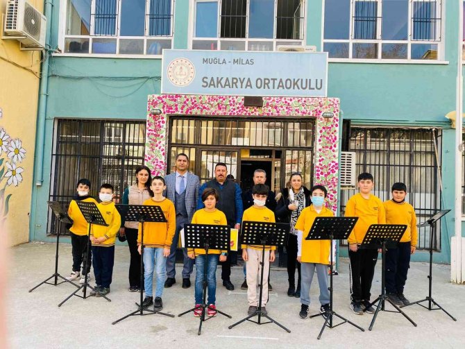 Milas Yörük Türkmen Kültür Derneği’nden Müzik Odasına Destek