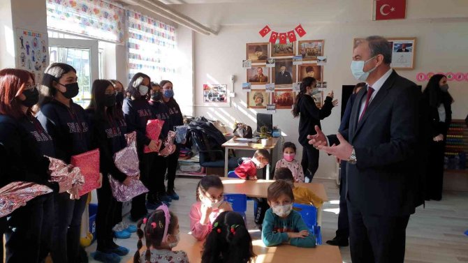 ‘Oyuncağımı Kardeşimle Paylaşıyorum’ Projesi Mutlu Etti