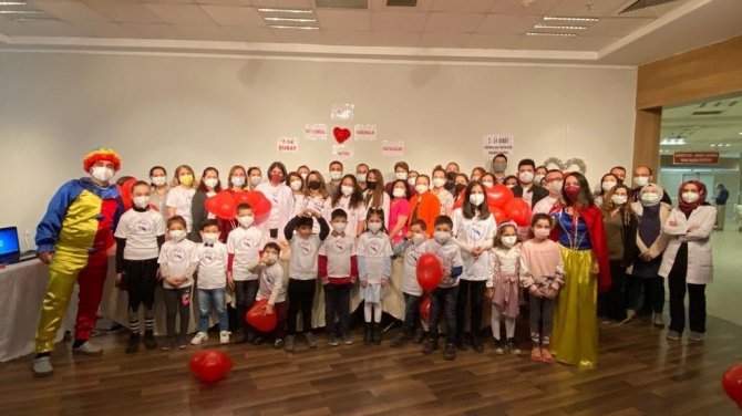 Türkiye’de Her Yıl 15 Bin Bebek Kalp Hastalığıyla Doğuyor