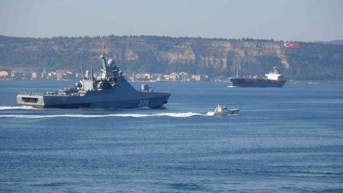 Rus Savaş Gemisi ‘Dmitry Rogachev’ Çanakkale Boğazı’ndan Geçti