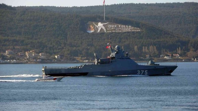 Rus Savaş Gemisi ‘Dmitry Rogachev’ Çanakkale Boğazı’ndan Geçti