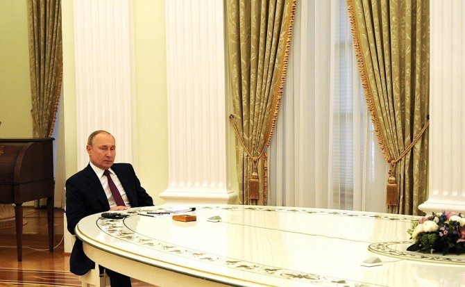 Putin Ve Scholz Görüştü