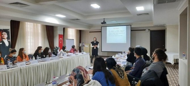 Sağlık Çalışanlarına ‘Yenidoğan Canlandırma Programı Uygulayıcı Eğitimi’