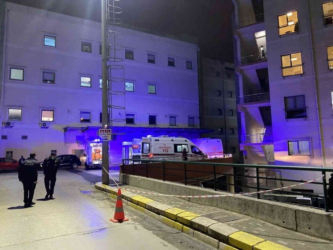 Hastane Bahçesinde Husumetlisini Yaralayan Şüpheli Yakalandı