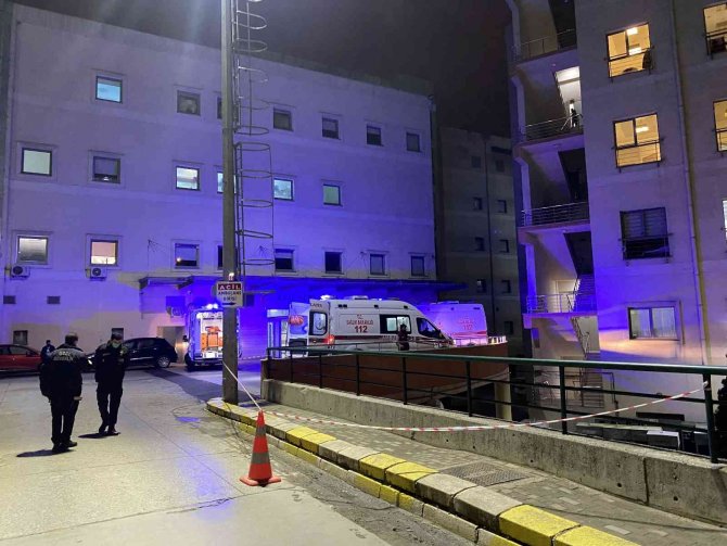 Sakarya’da Hastane Önünde Hareketli Dakikalar