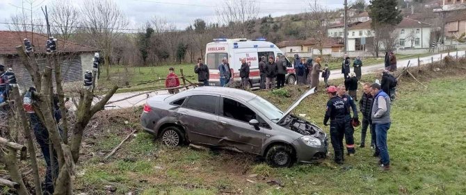 Kontrolden Çıkan Otomobil Tarlaya Uçtu: 1 Yaralı