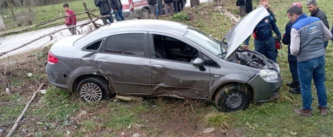 Kontrolden Çıkan Otomobil Tarlaya Uçtu: 1 Yaralı