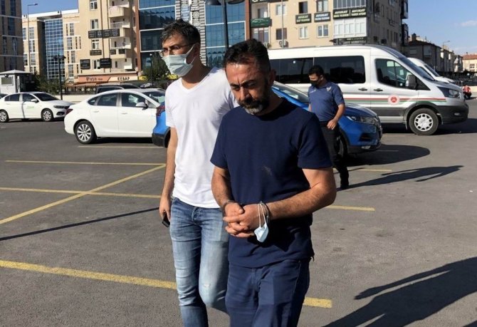Eski Eşini Bıçaklayıp ‘Diğer Sefer Seni Öldüreceğim’ Diyen Sanığa 13 Yıl 6 Ay Hapis Cezası